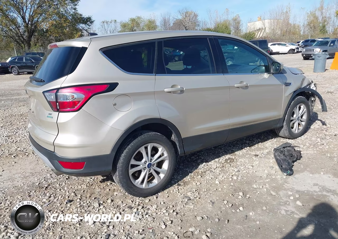 2017 Ford Escape Se VIN:1FMCU0GD2HUE53272 - 4