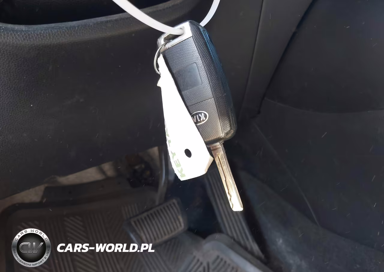 2015 Kia Soul + VIN:KNDJP3A55F7139598 - 11