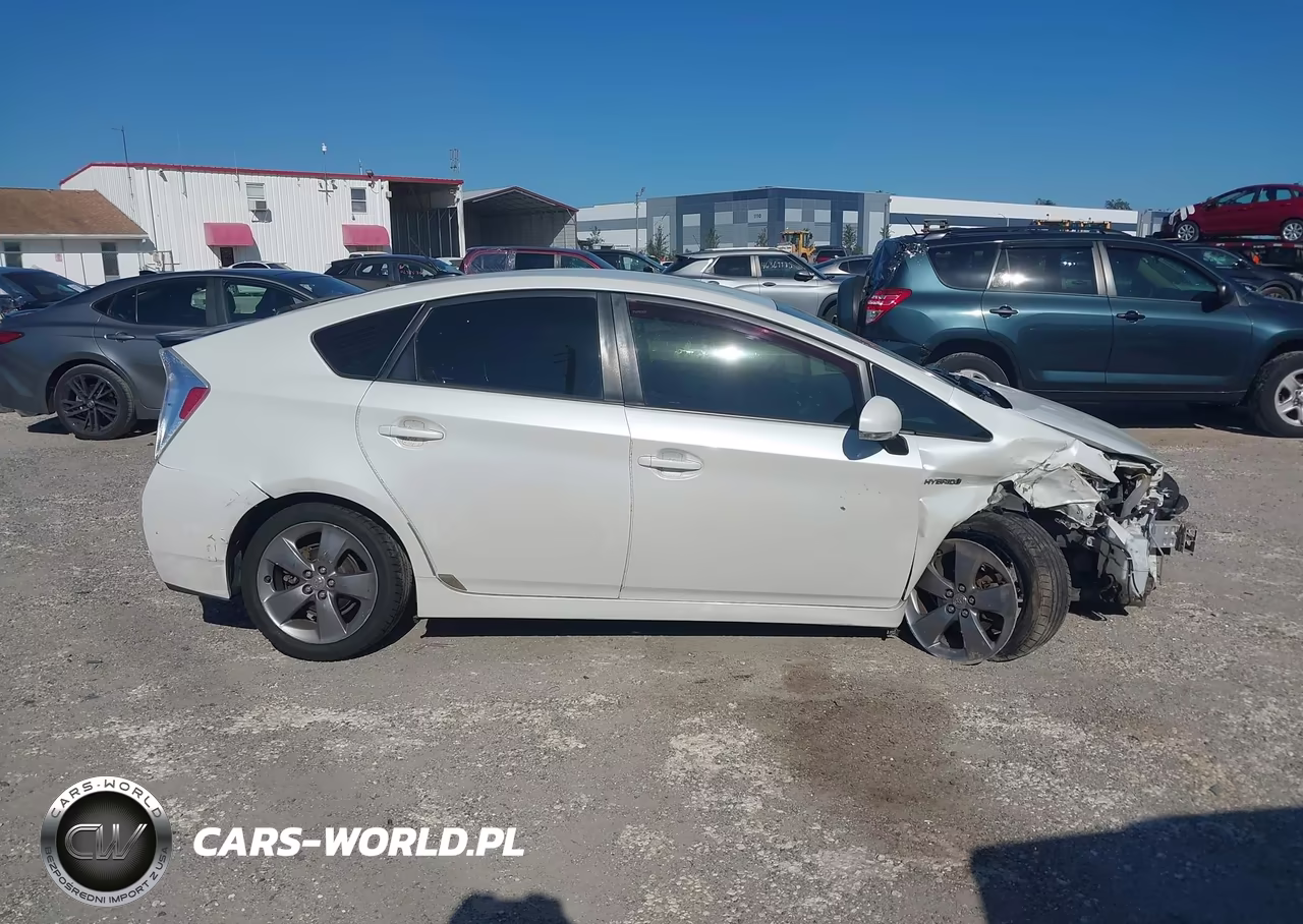 2015 Toyota Prius Persona Series Special Edition VIN:JTDKN3DU4F0410821 - 14