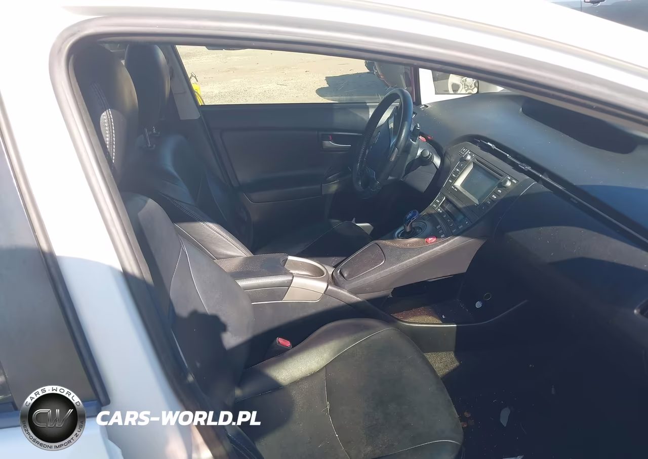 2015 Toyota Prius Persona Series Special Edition VIN:JTDKN3DU4F0410821 - 5