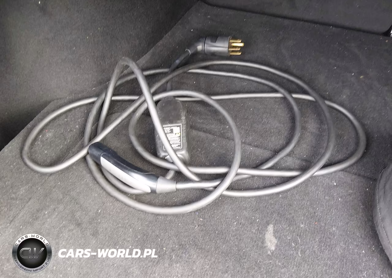 2015 Tesla Model S 60-70-85 VIN:5YJSA1E17FF114438 - 12