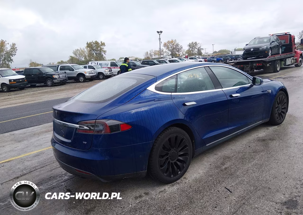 2015 Tesla Model S 60-70-85 VIN:5YJSA1E17FF114438 - 4