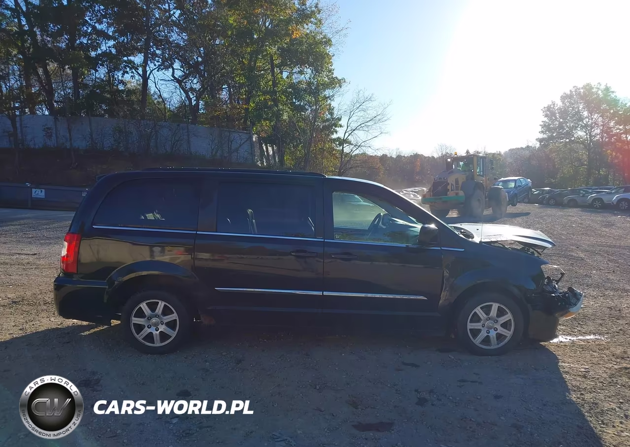 2013 Chrysler Town & Country Touring VIN:2C4RC1BG2DR503362 - 13