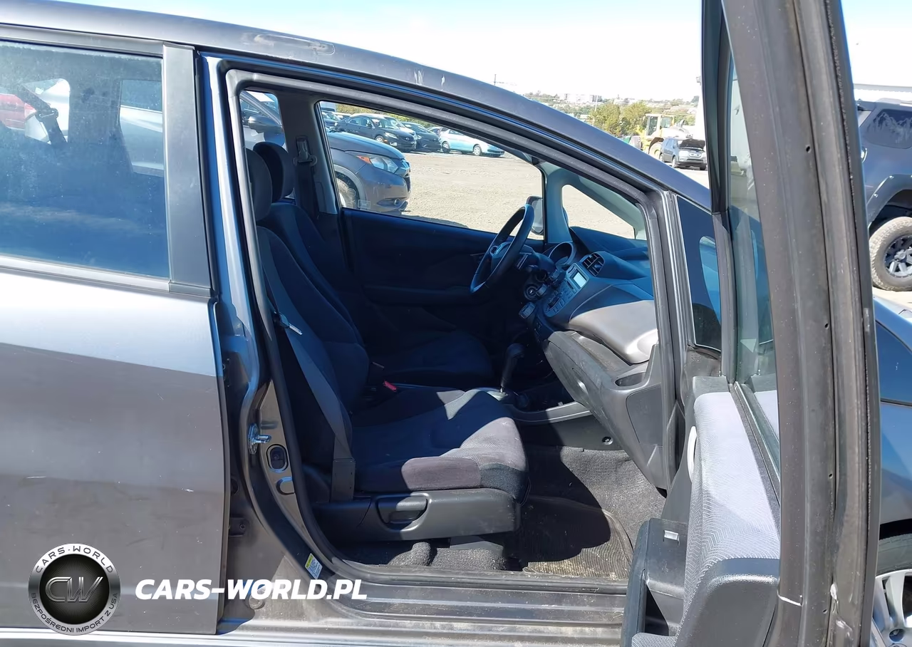2011 Honda Fit Sport VIN:JHMGE8H56BC008067 - 5