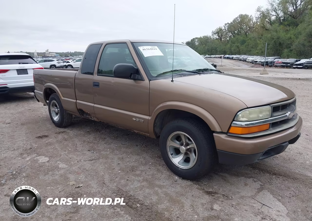 2002 Chevrolet S-10 Ls VIN:1GCCS195728245653 - 1
