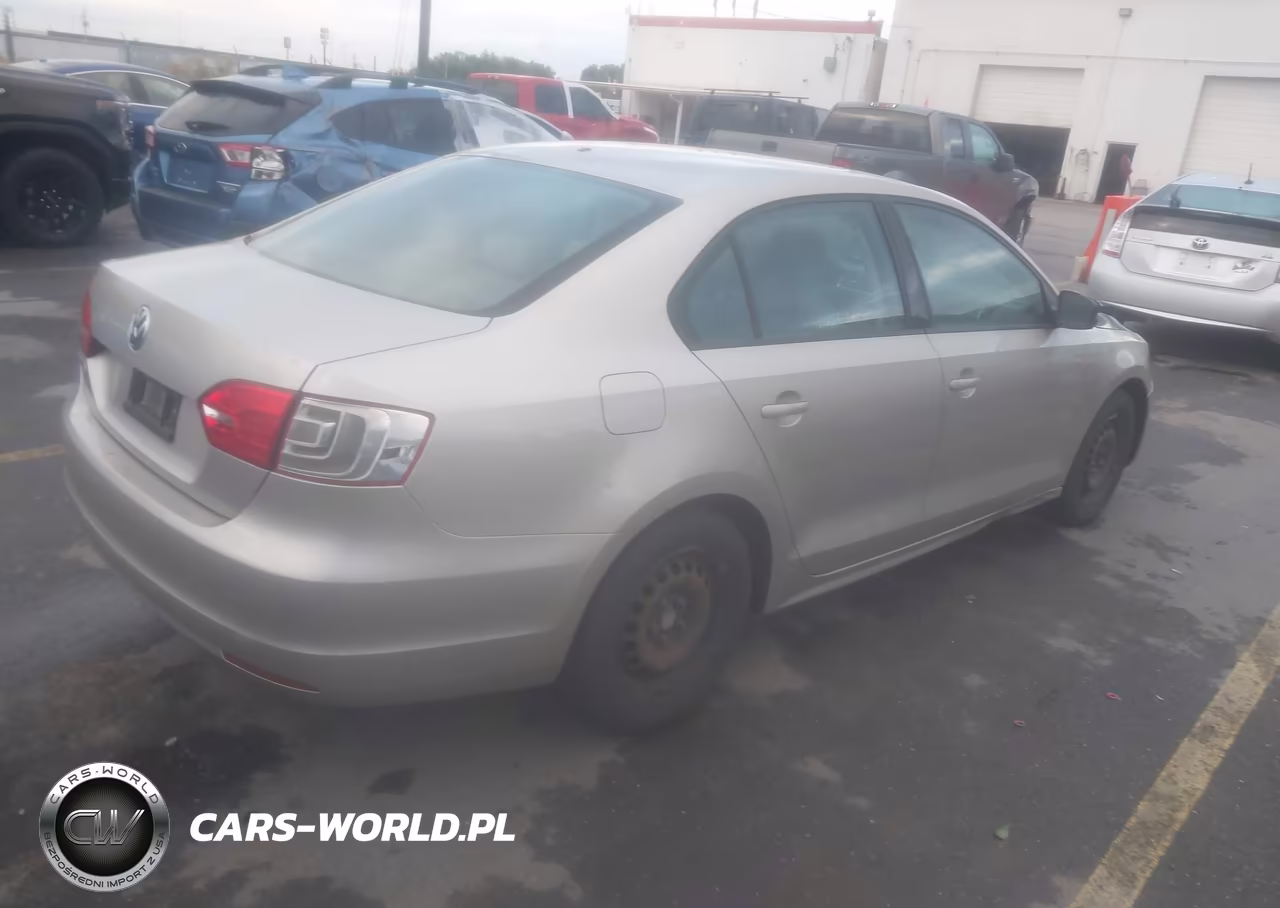 2014 Volkswagen Jetta 2.0L S VIN:3VW1K7AJ5EM320916 - 4