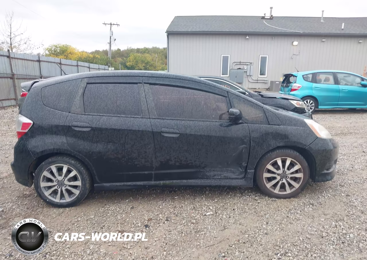2013 Honda Fit Sport VIN:JHMGE8H57DC007349 - 13