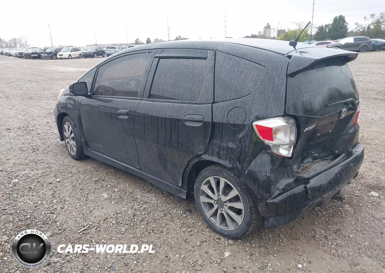 2013 Honda Fit Sport VIN:JHMGE8H57DC007349 - 3