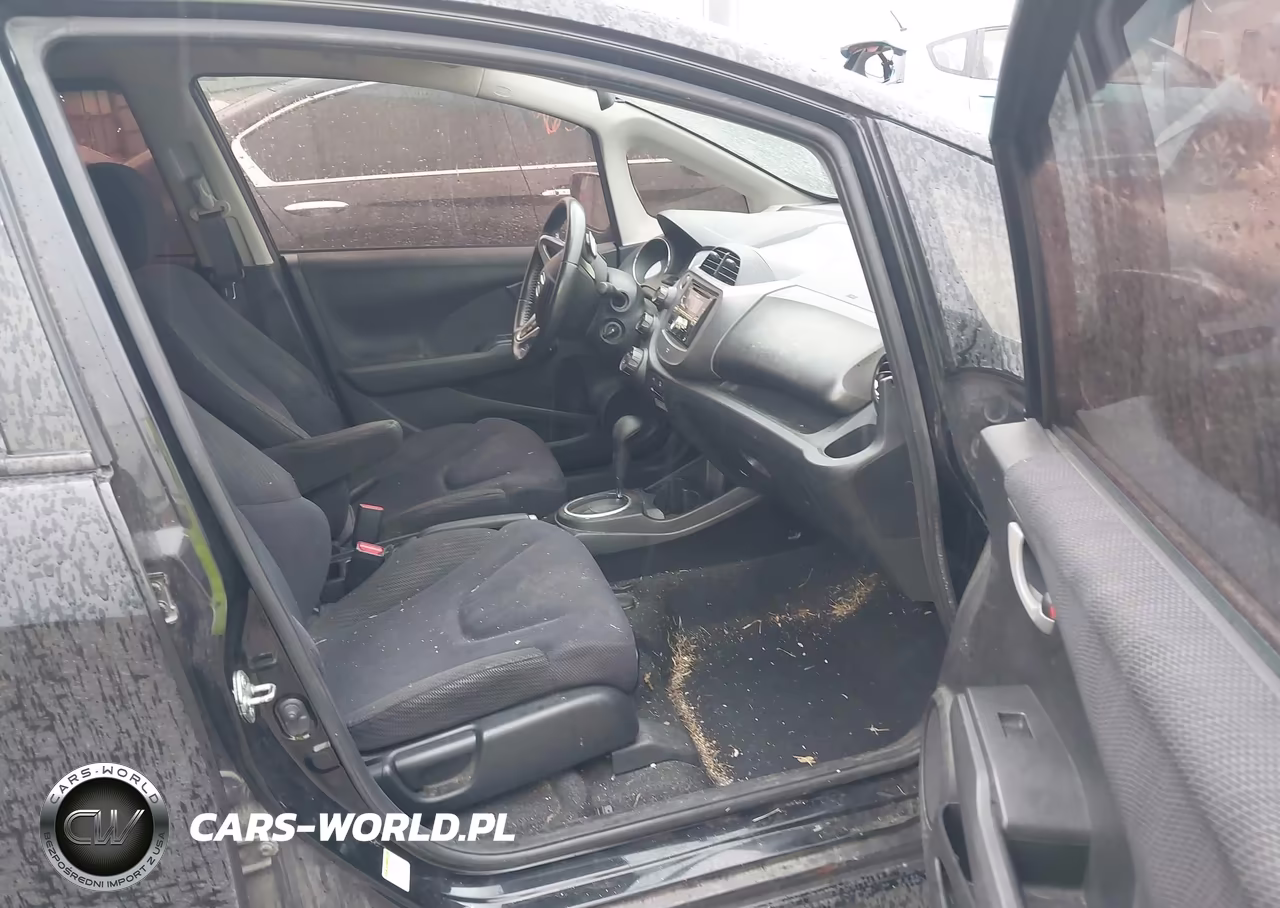 2013 Honda Fit Sport VIN:JHMGE8H57DC007349 - 5