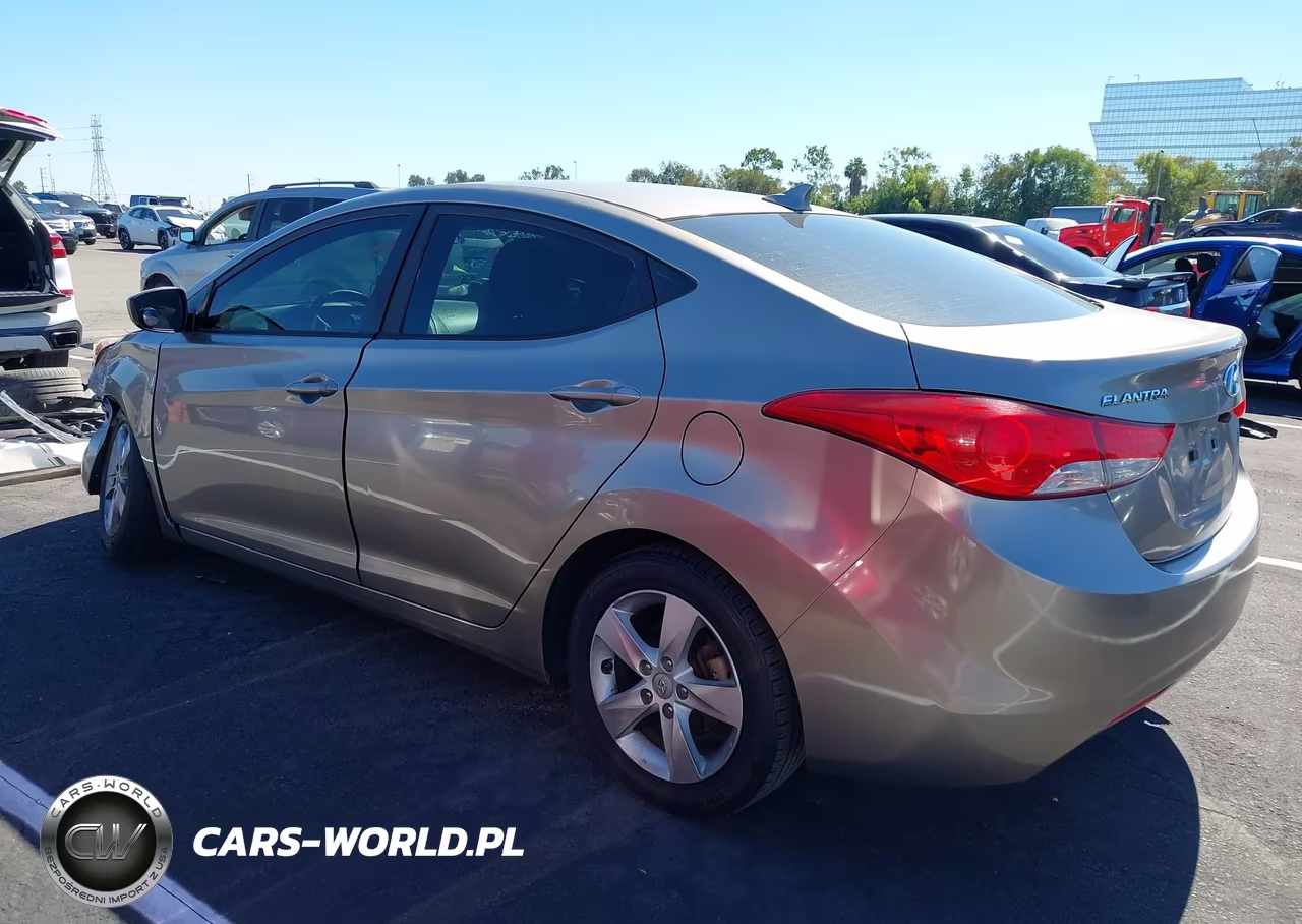 2013 Hyundai Elantra Gls VIN:5NPDH4AE2DH317377 - 3