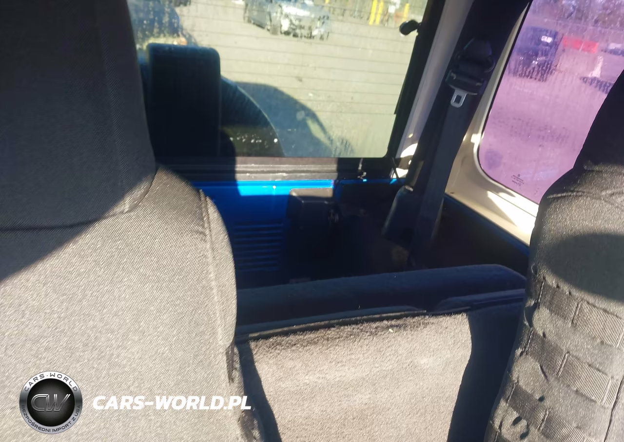 2003 Jeep Wrangler X VIN:1J4FA39S43P300921 - 8