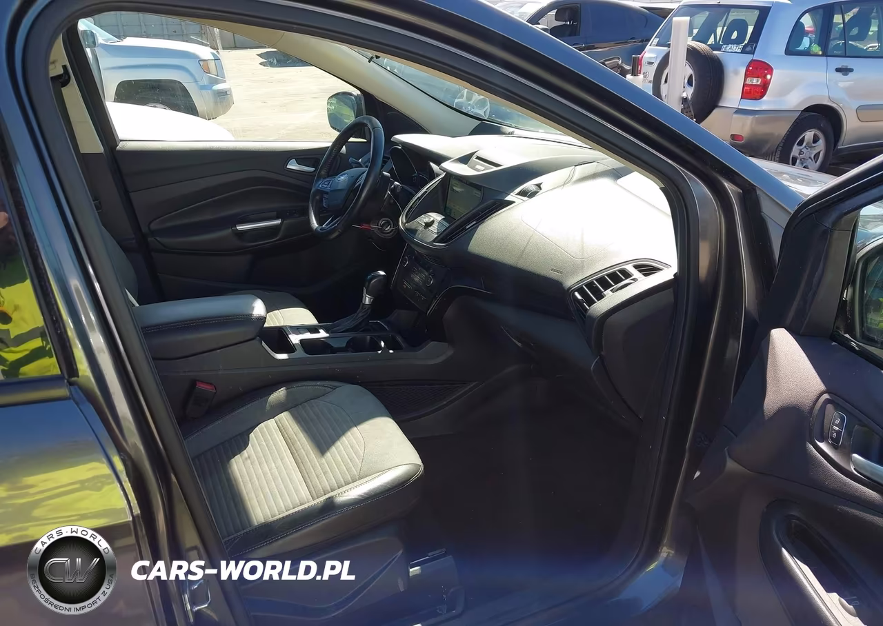 2017 Ford Escape Se VIN:1FMCU9GD7HUD05994 - 5