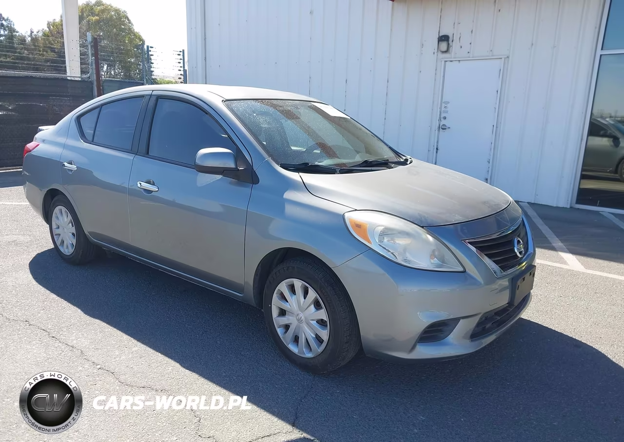 2013 Nissan Versa 1.6 Sv – zdjęcie 1 z 11