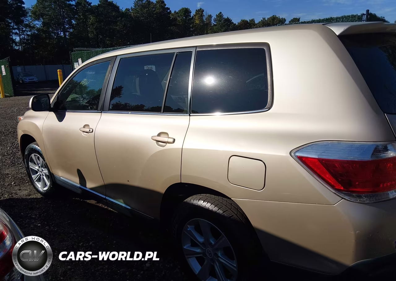 2011 Toyota Highlander Base V6 VIN:5TDBK3EH3BS062981 - 14