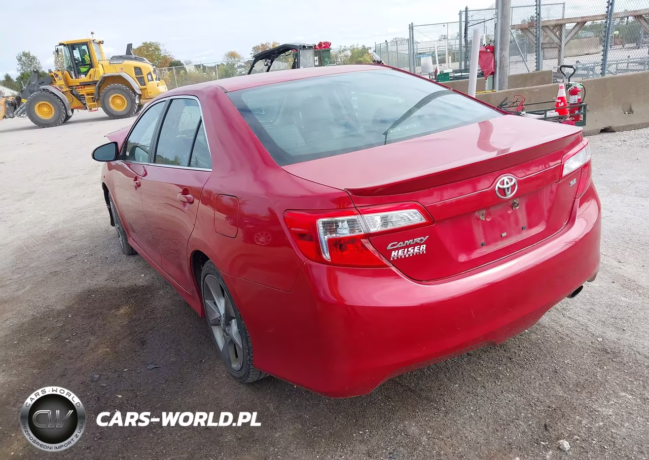 2014 Toyota Camry Se VIN:4T1BF1FK0EU744053 - 3