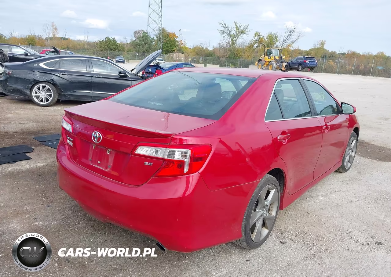 2014 Toyota Camry Se VIN:4T1BF1FK0EU744053 - 4