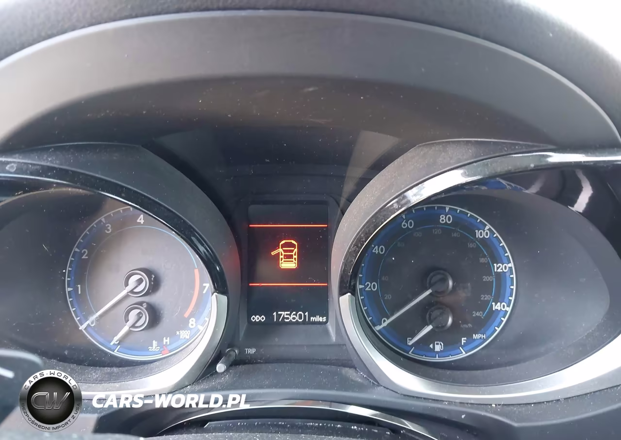 2015 Toyota Corolla S Plus VIN:5YFBURHE8FP298216 - 7