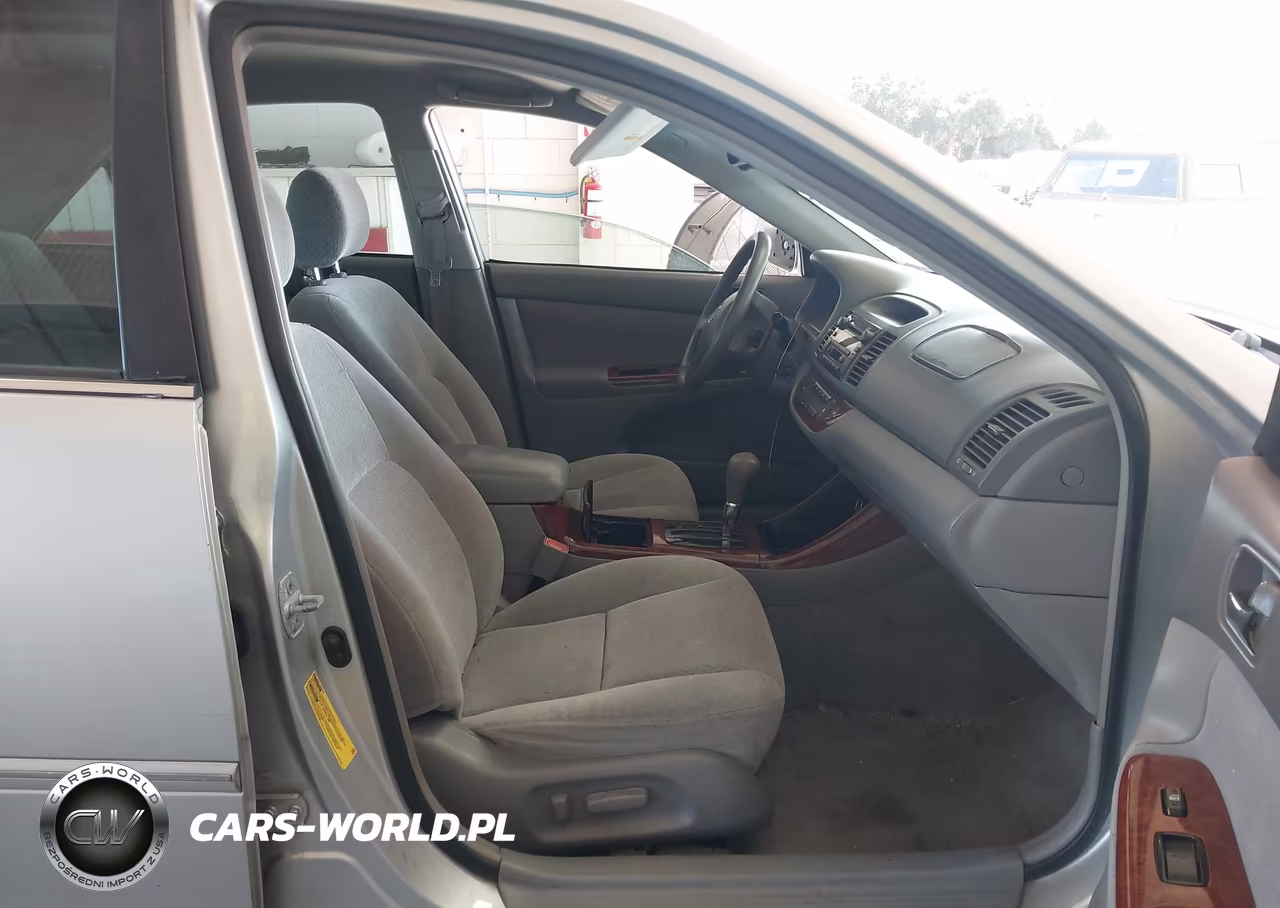 2003 Toyota Camry Xle VIN:4T1BE30K73U250857 - 5