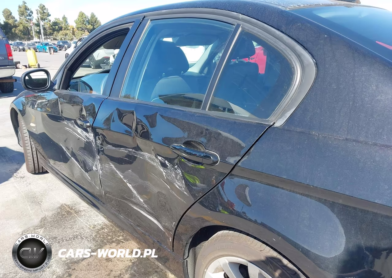 2011 BMW 328I xDrive VIN:WBAPK5C59BF123855 - 17