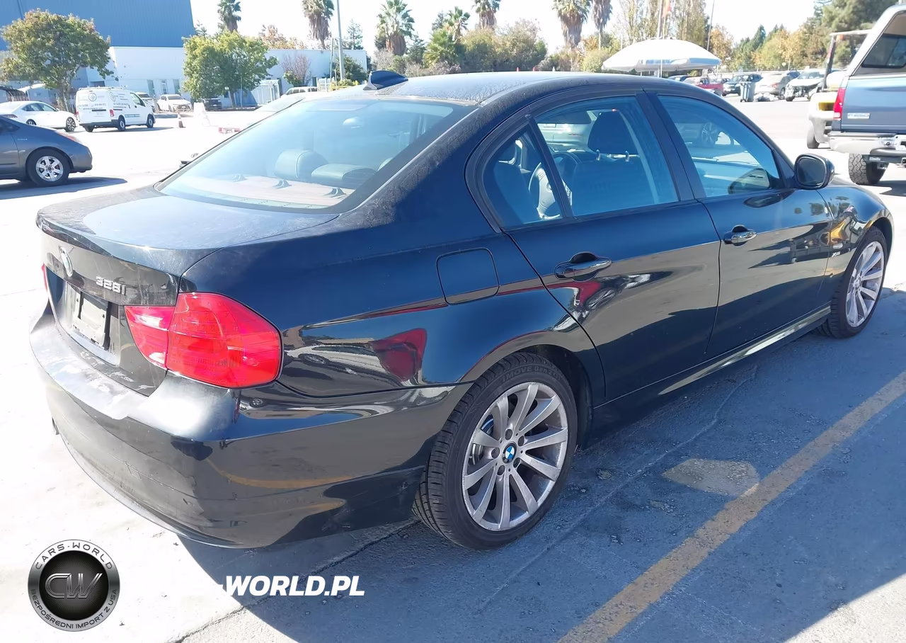 2011 BMW 328I xDrive VIN:WBAPK5C59BF123855 - 4