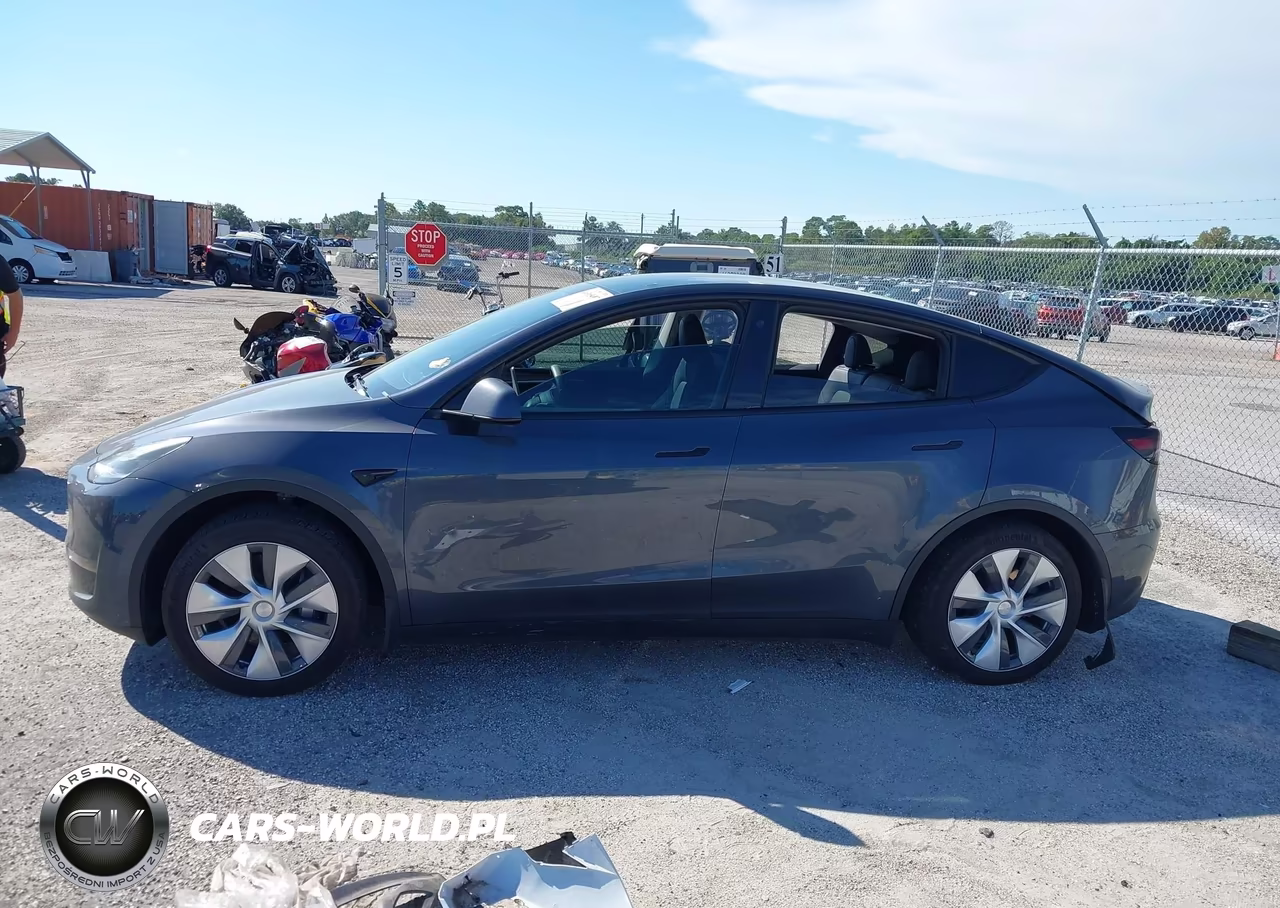 2023 Tesla Model Y Awd-Long Range Dual Motor All-Wheel Drive VIN:7SAYGDEE4PA122432 - 13