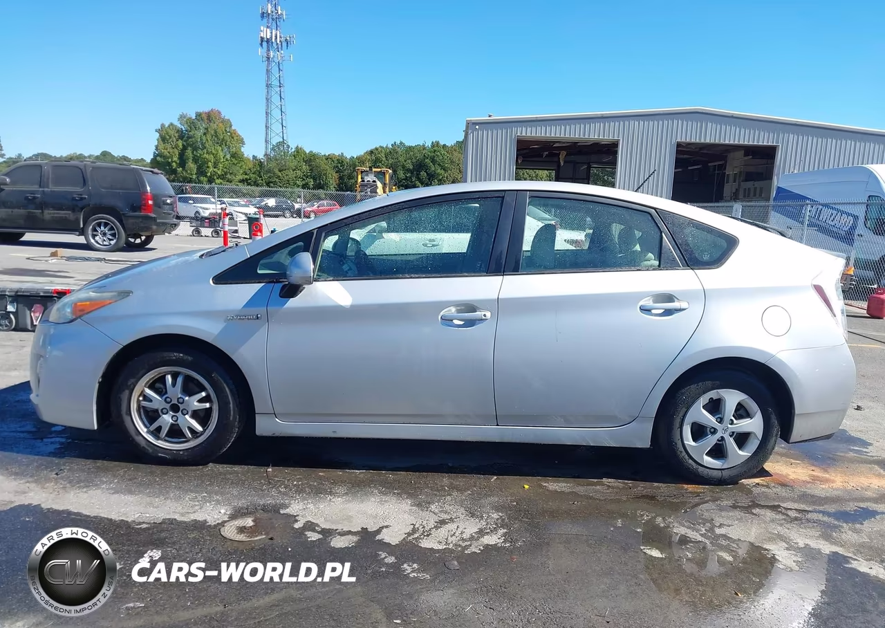 2011 Toyota Prius Two VIN:JTDKN3DU1B1473685 - 14