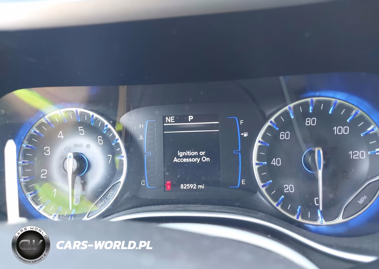 2018 Chrysler Pacifica Touring L VIN:2C4RC1BG3JR228404 - 7