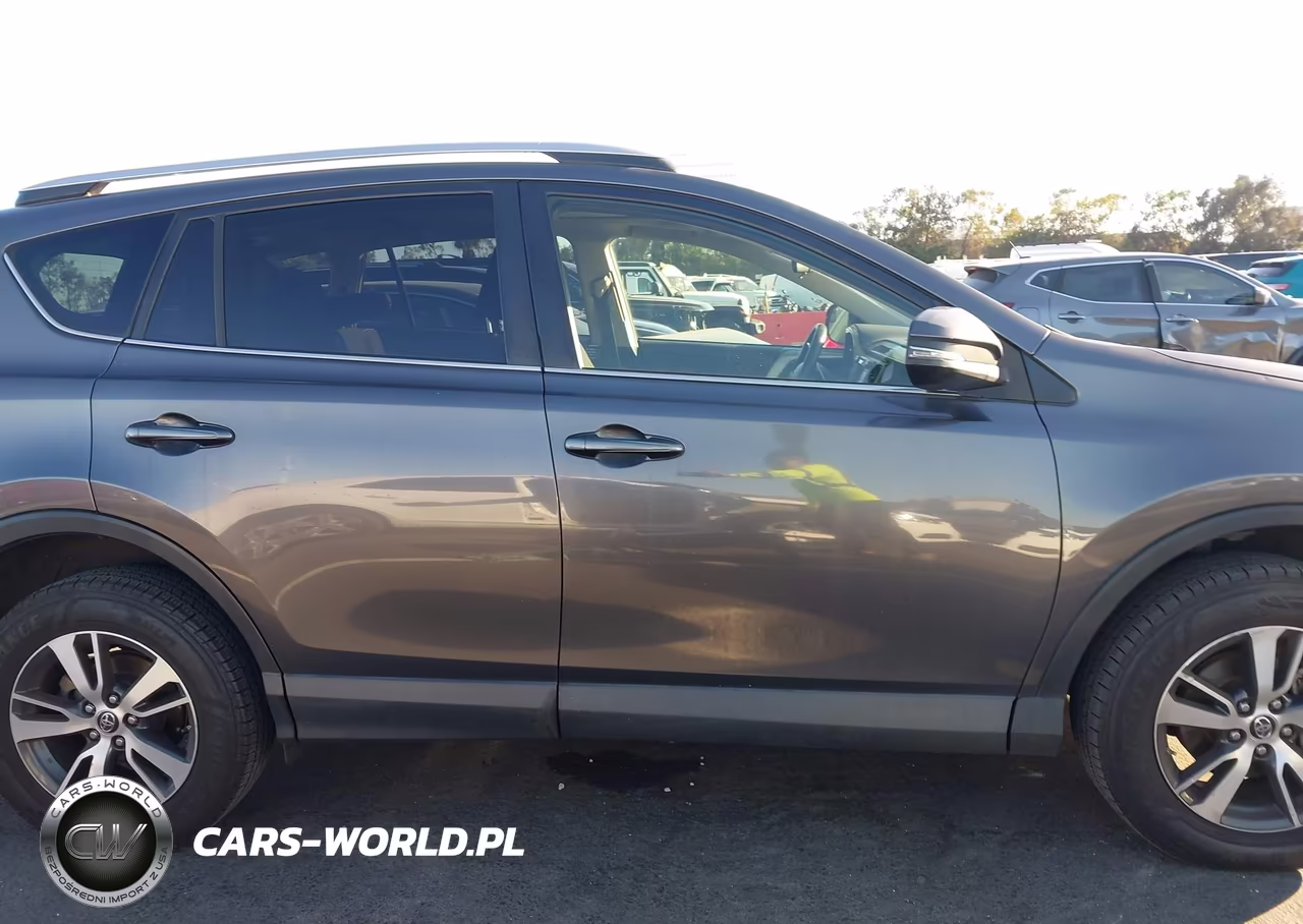 2016 Toyota Rav4 Xle VIN:JTMWFREV6GJ085268 - 14