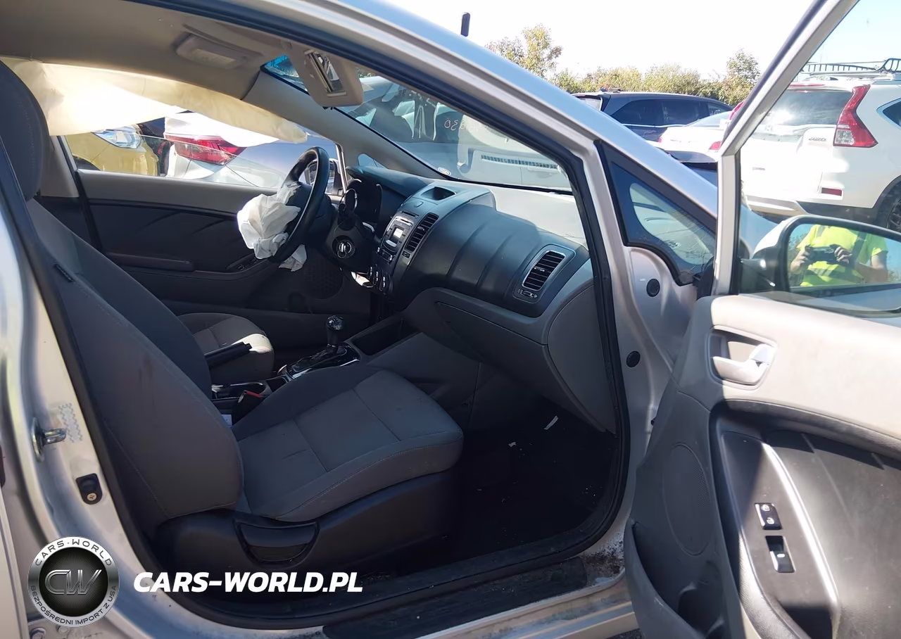 2017 Kia Forte Lx VIN:3KPFK4A72HE070013 - 5