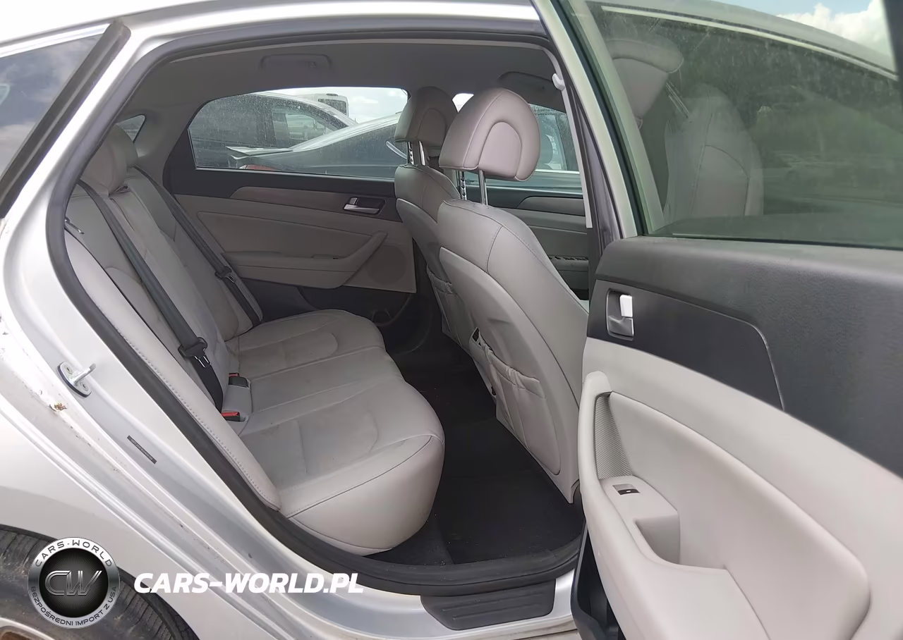 2016 Hyundai Sonata Sport VIN:5NPE34AF8GH409769 - 8