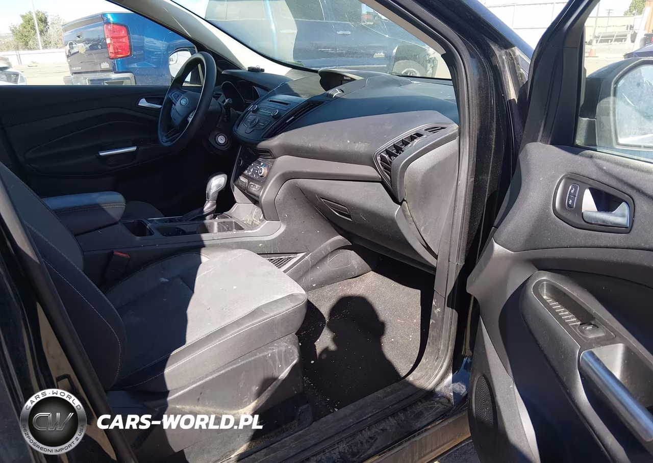2018 Ford Escape Se VIN:1FMCU9GD6JUA11119 - 5
