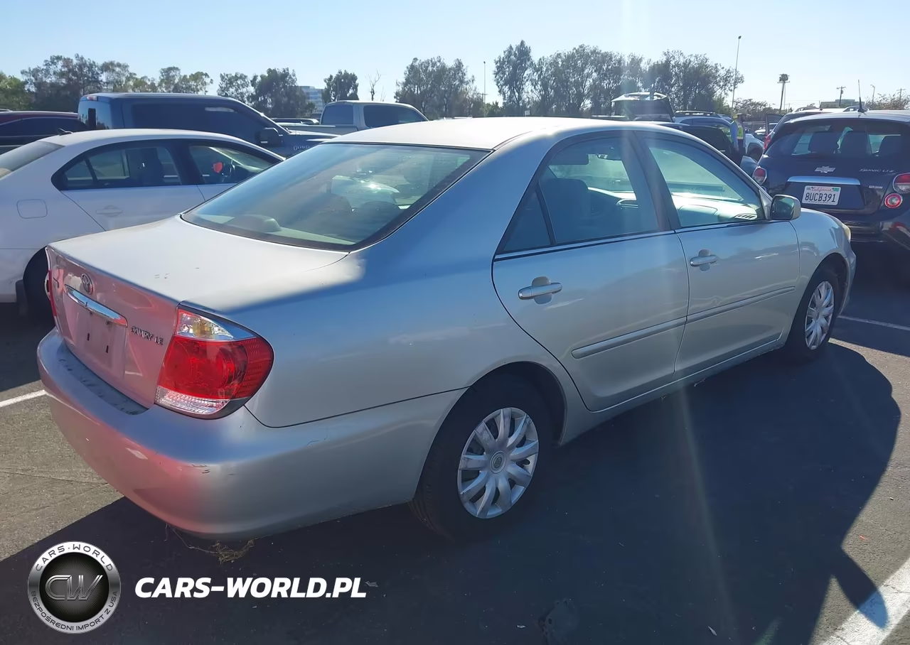 2006 Toyota Camry Le VIN:4T1BE32K26U105260 - 4