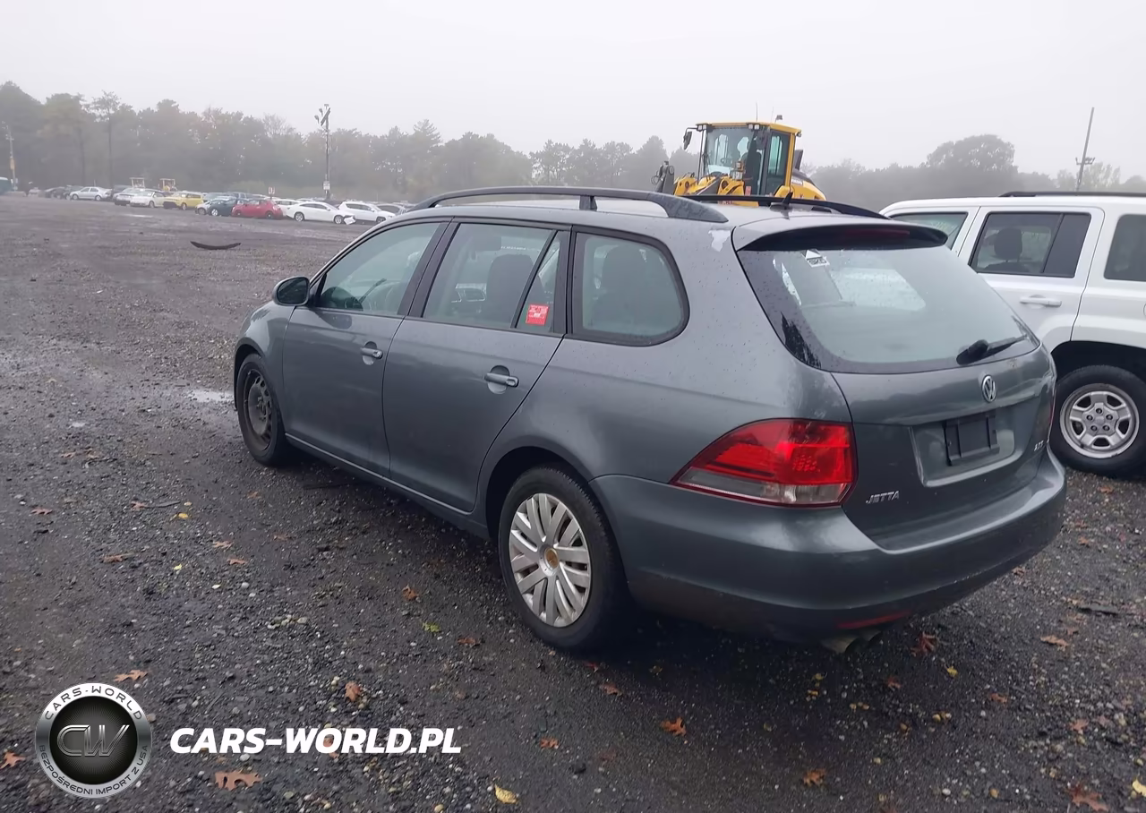 2010 Volkswagen Jetta S VIN:3VWKZ7AJ3AM673651 - 3