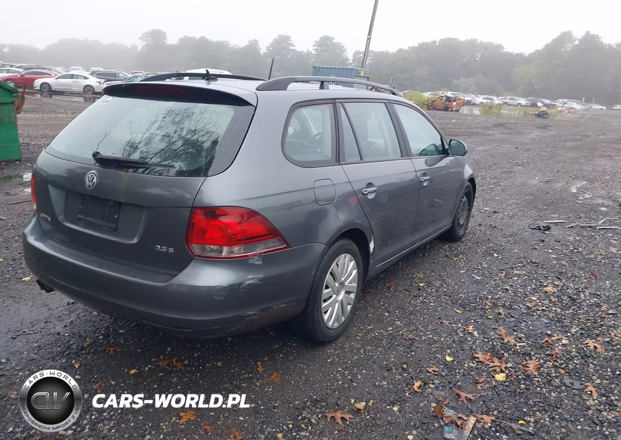 2010 Volkswagen Jetta S VIN:3VWKZ7AJ3AM673651 - 4