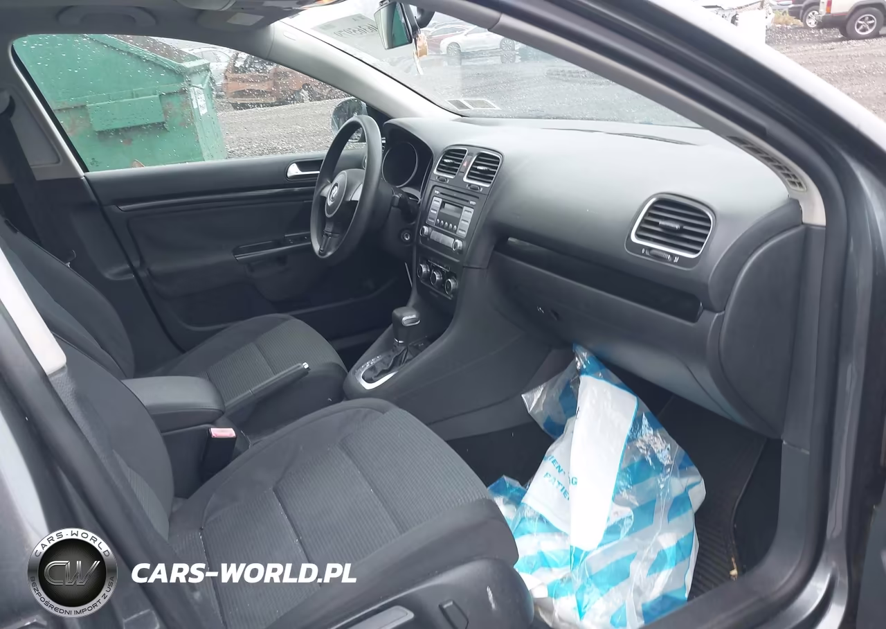 2010 Volkswagen Jetta S VIN:3VWKZ7AJ3AM673651 - 5