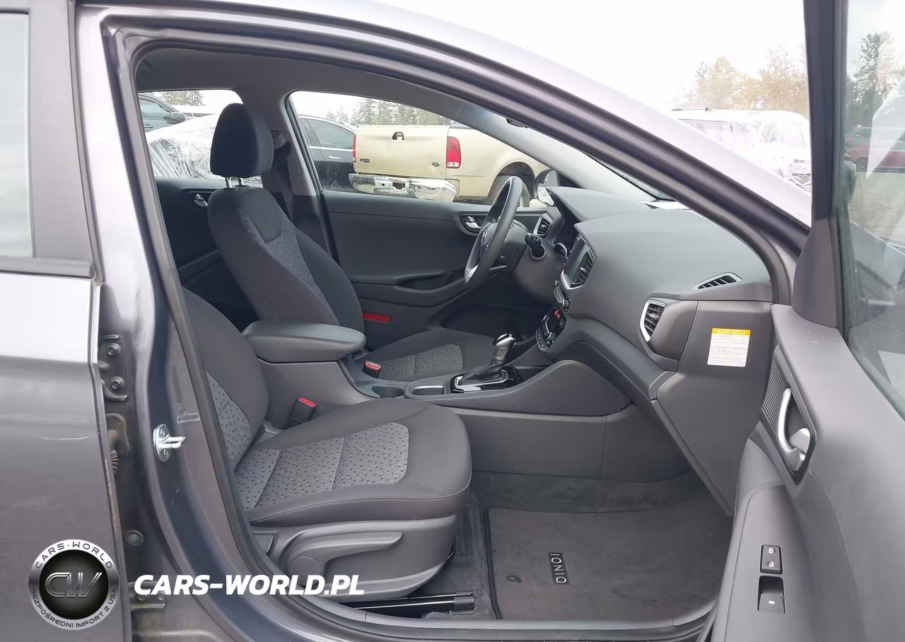 2018 Hyundai Ioniq Hybrid Blue VIN:KMHC65LCXJU100594 - 5