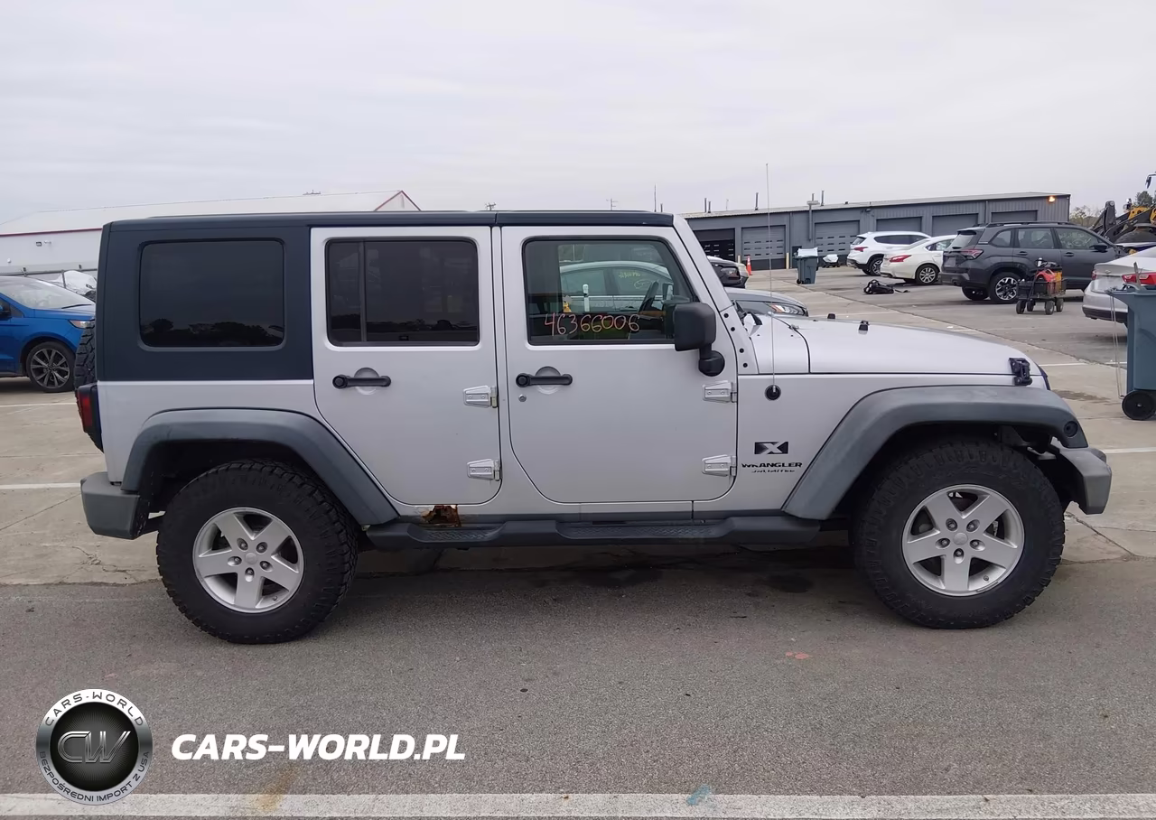 2008 Jeep Wrangler Unlimited X VIN:1J4GA39158L610649 - 13
