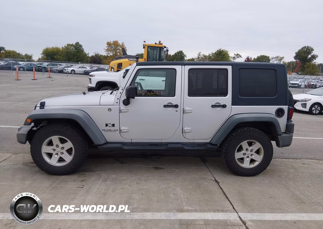 2008 Jeep Wrangler Unlimited X VIN:1J4GA39158L610649 - 14
