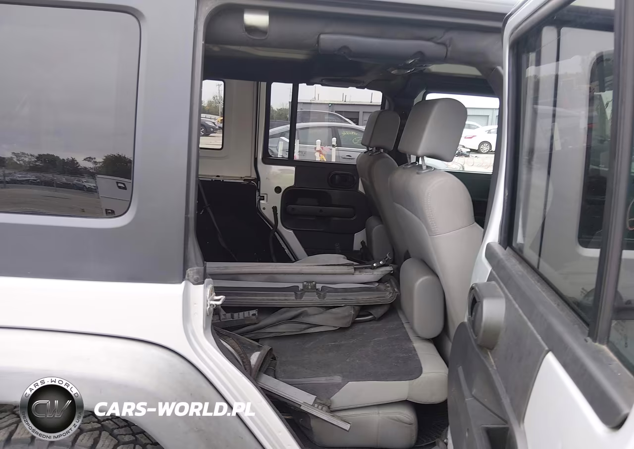 2008 Jeep Wrangler Unlimited X VIN:1J4GA39158L610649 - 8