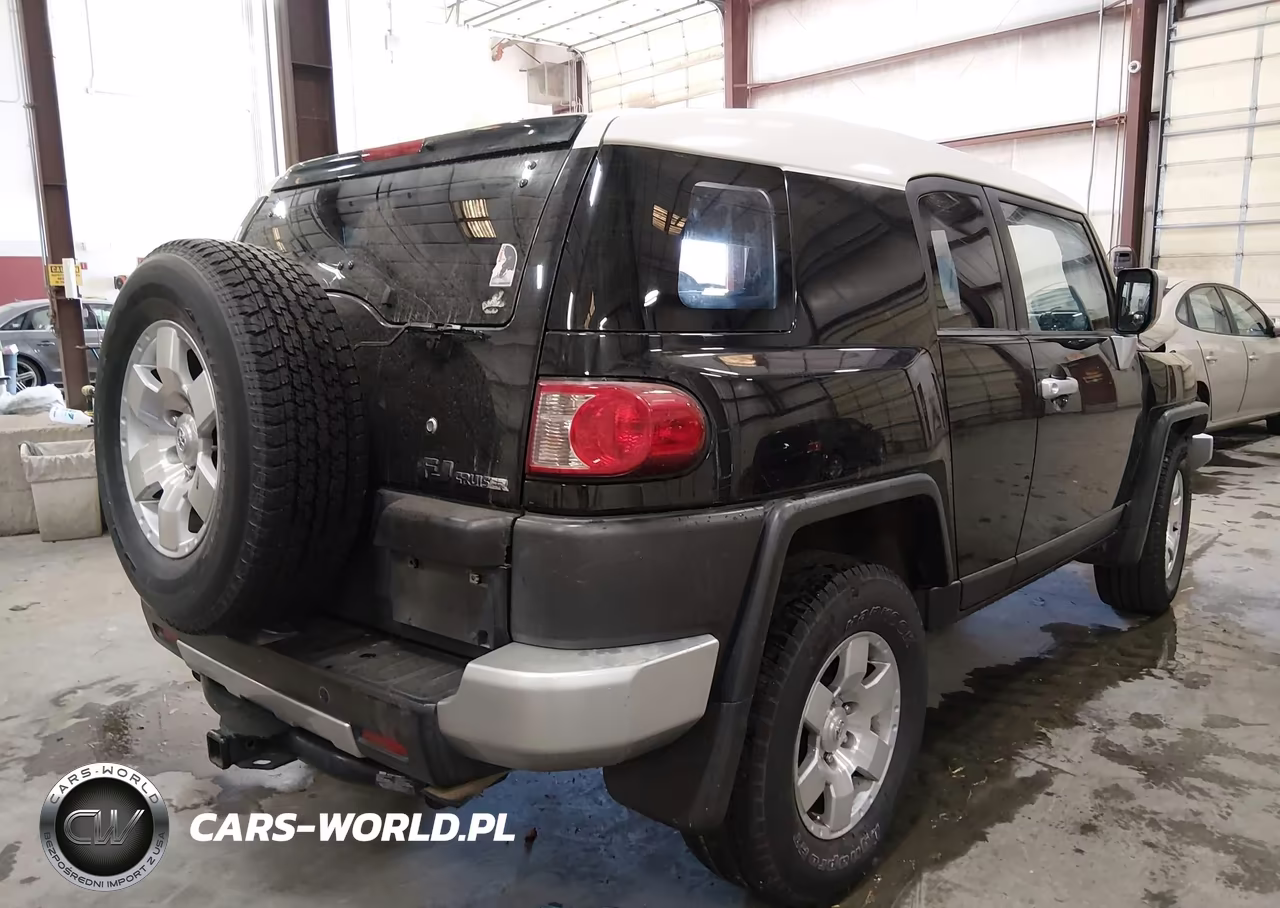 2007 Toyota Fj Cruiser VIN:JTEZU11F570013031 - 4