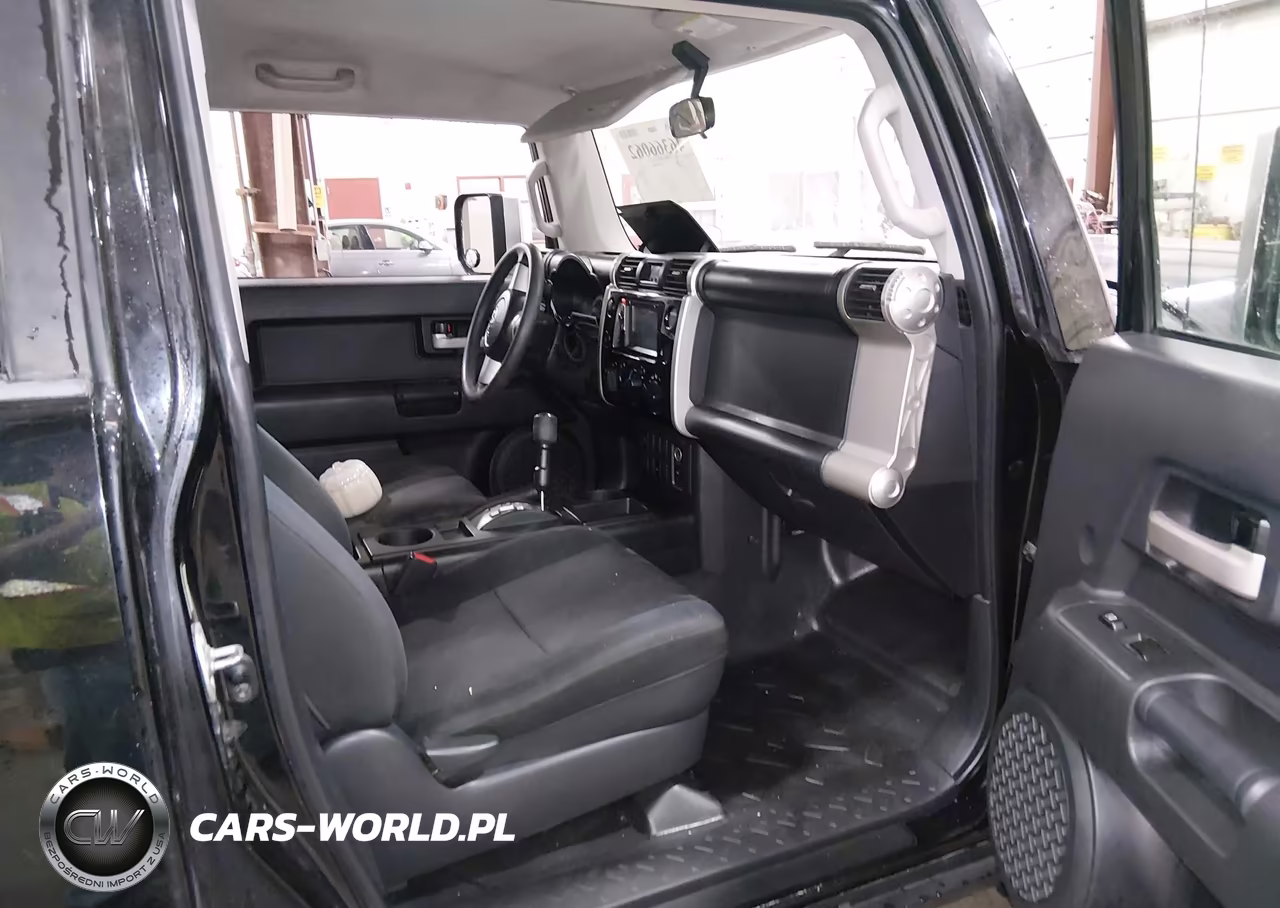 2007 Toyota Fj Cruiser VIN:JTEZU11F570013031 - 5