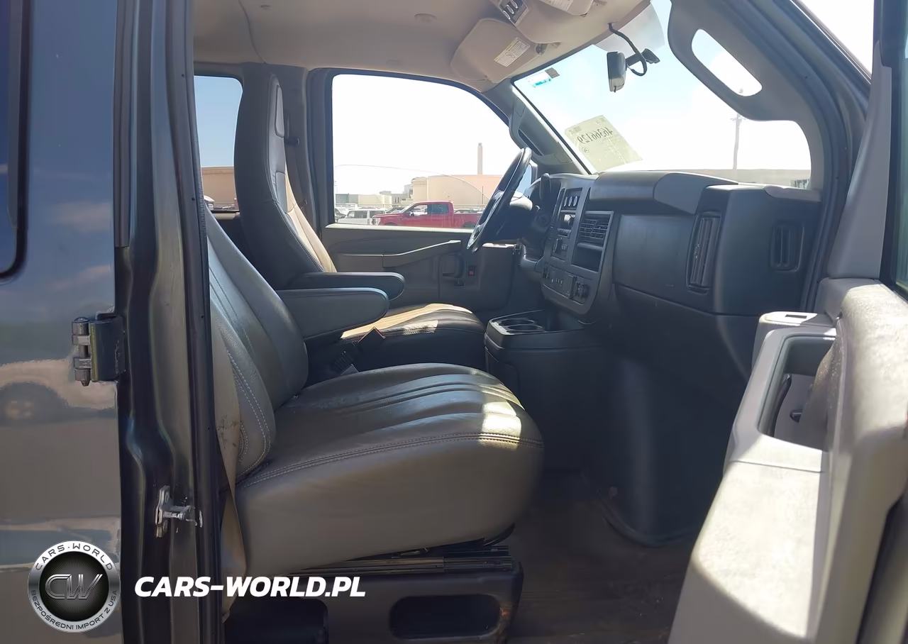 2017 Chevrolet Express 2500 Ls VIN:1GNWGEFG8H1301670 - 5