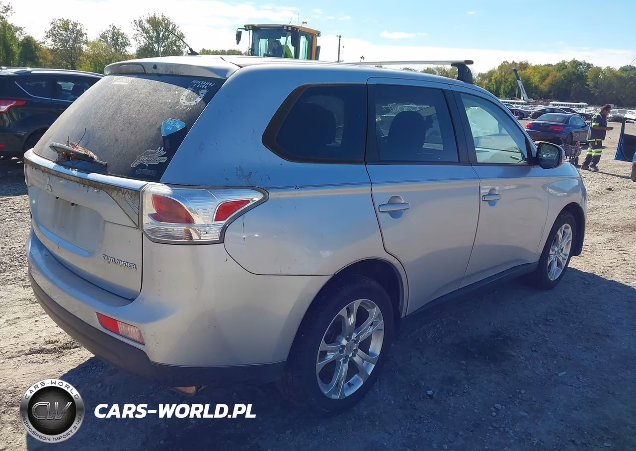2014 Mitsubishi Outlander Se VIN:JA4AZ3A39EZ005750 - 4