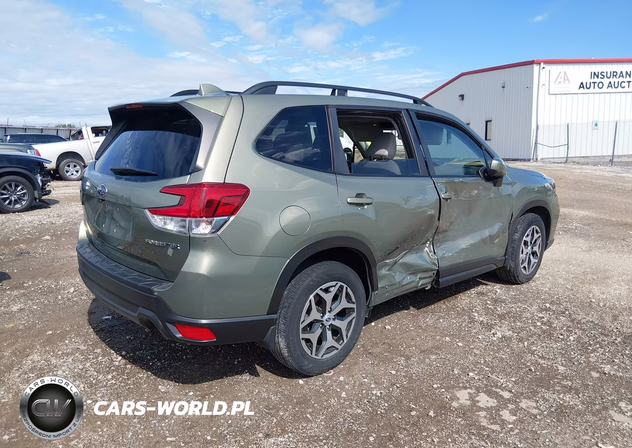 2019 Subaru Forester Premium VIN:JF2SKAEC2KH539169 - 4