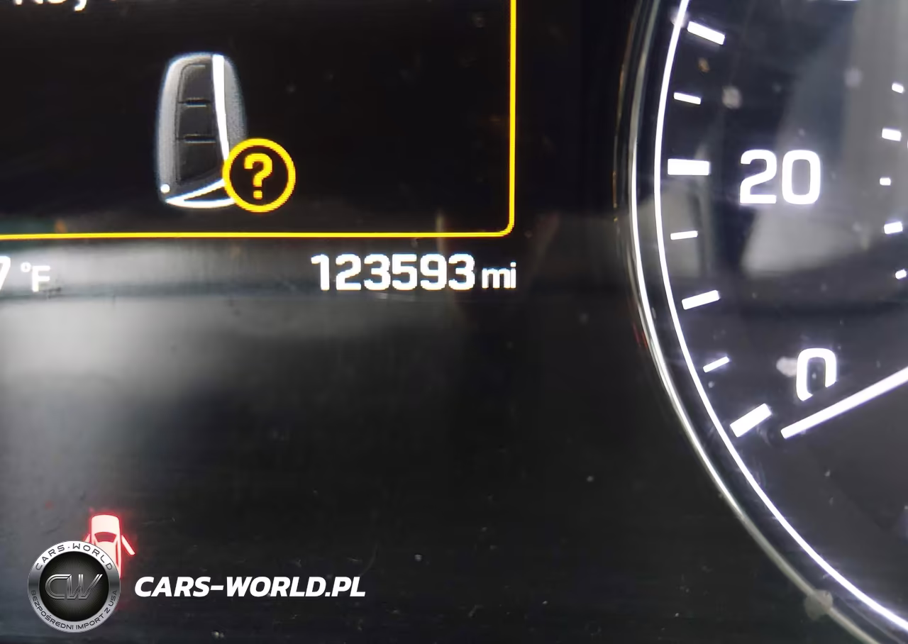 2015 Hyundai Genesis 3.8 VIN:KMHGN4JE0FU033921 - 16