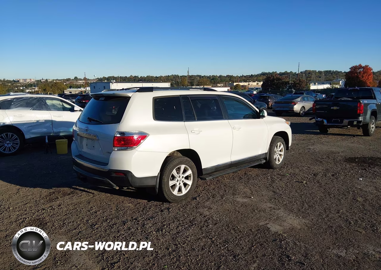 2012 Toyota Highlander Base V6 VIN:5TDBK3EH9CS140195 - 4