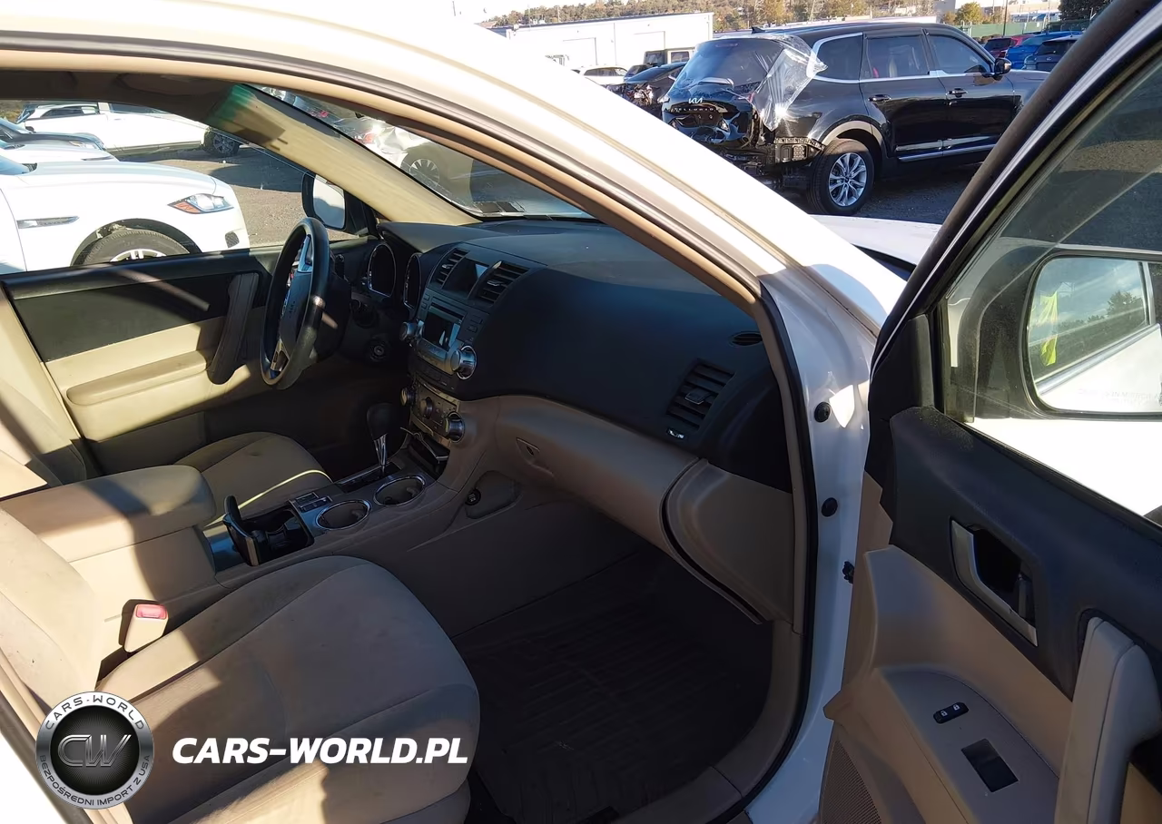2012 Toyota Highlander Base V6 VIN:5TDBK3EH9CS140195 - 5