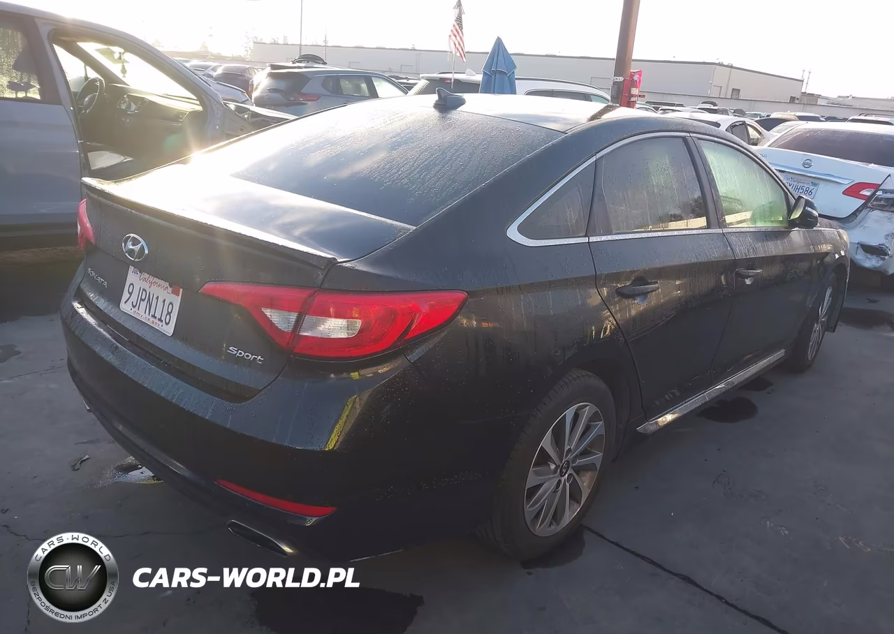 2015 Hyundai Sonata Sport VIN:5NPE34AF3FH183414 - 4
