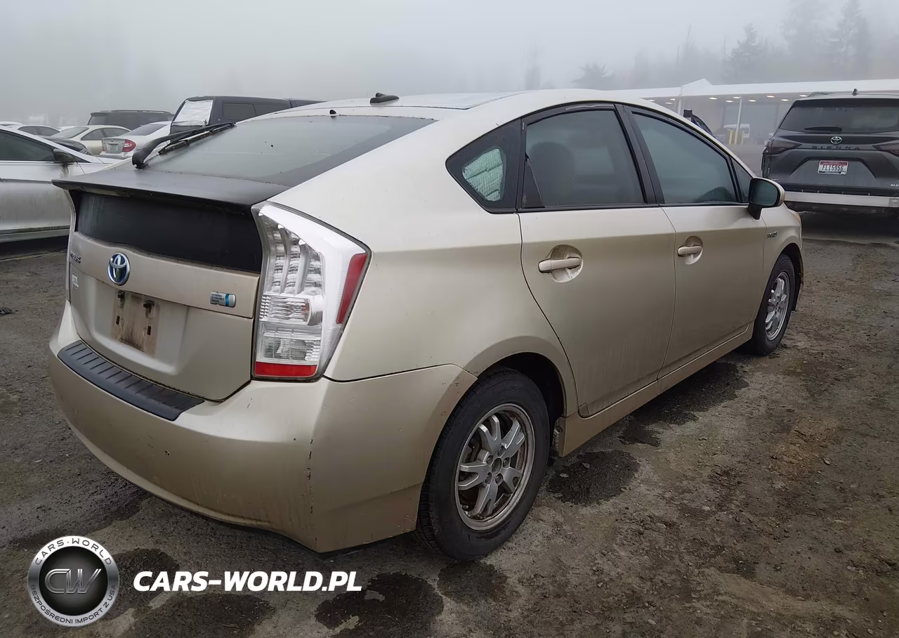 2011 Toyota Prius Four VIN:JTDKN3DU8B0250372 - 4
