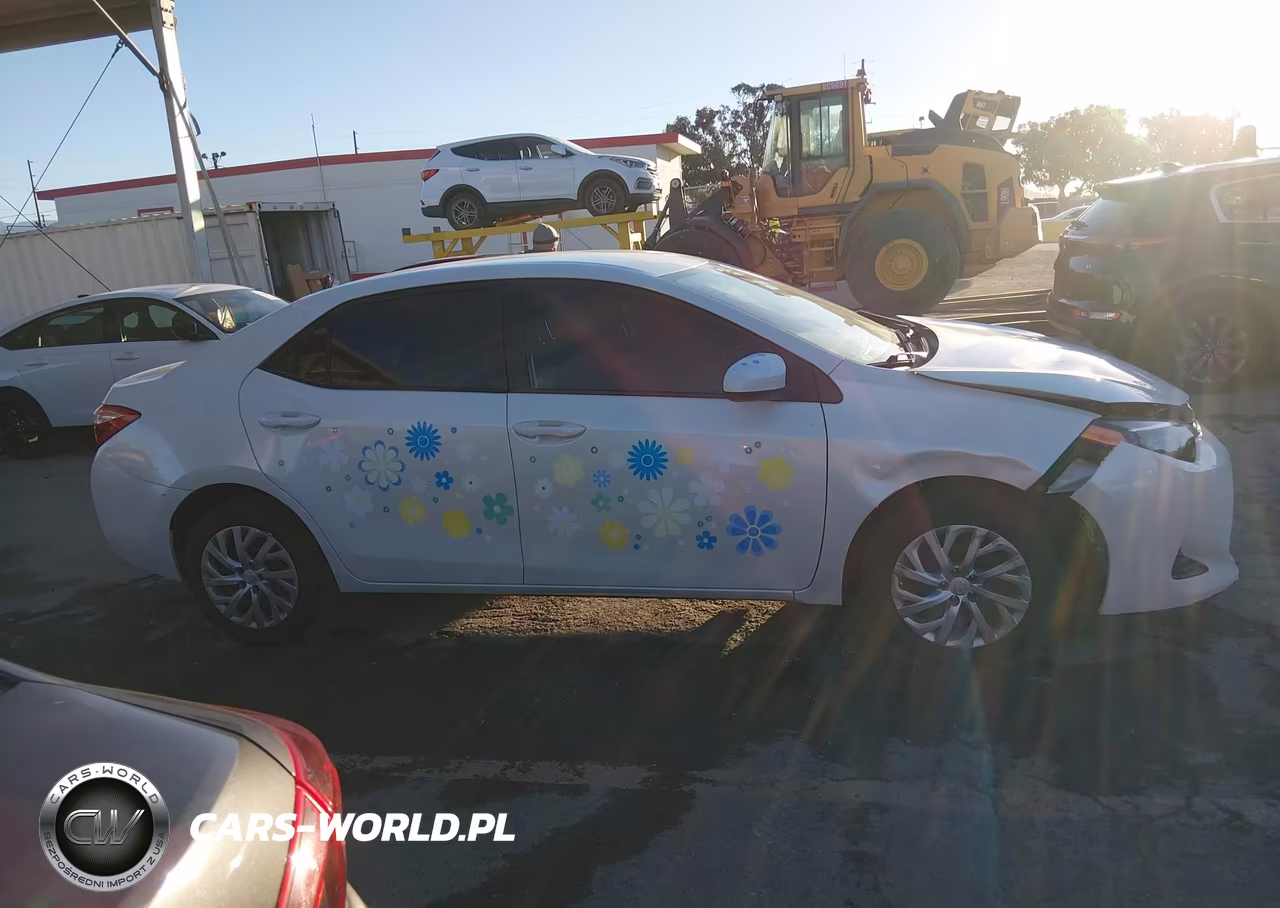 2017 Toyota Corolla Le VIN:5YFBURHE4HP574801 - 14